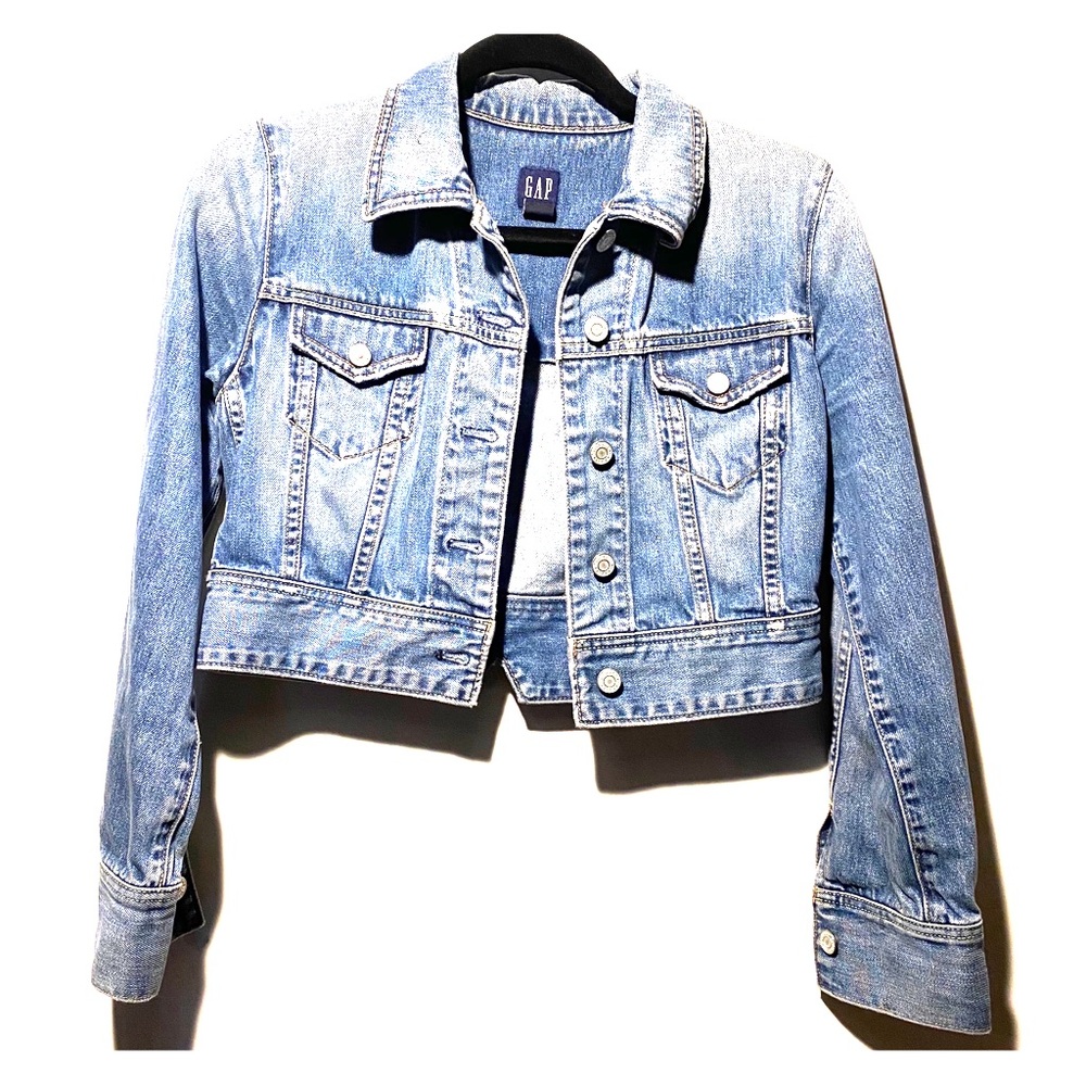 Gap Denim Crop Jean Jacket with button closer XS